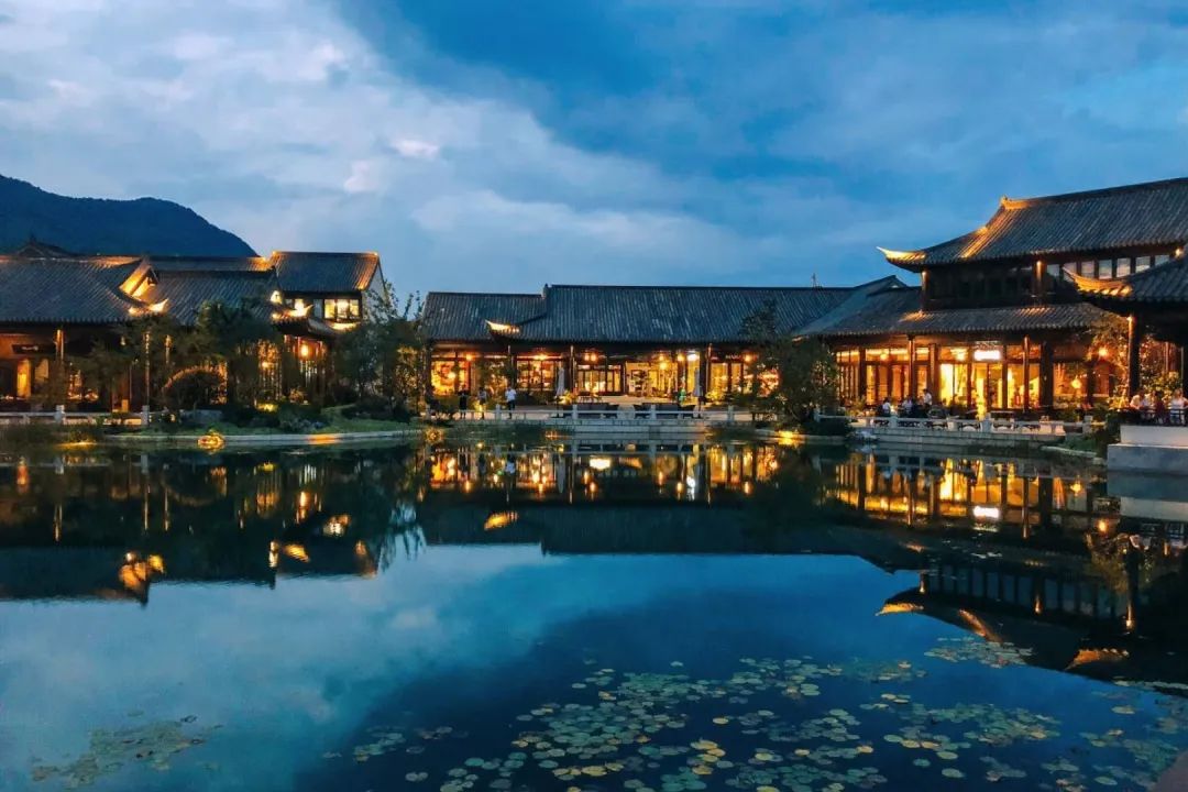 蓝城集团以匠心打造诗意栖居的理想小镇