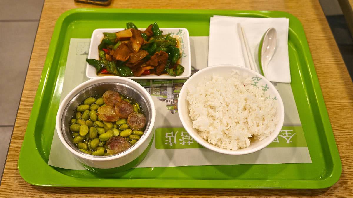 海底捞西贝全面涨价老乡鸡说要降价吃饭价格是要涨还跌