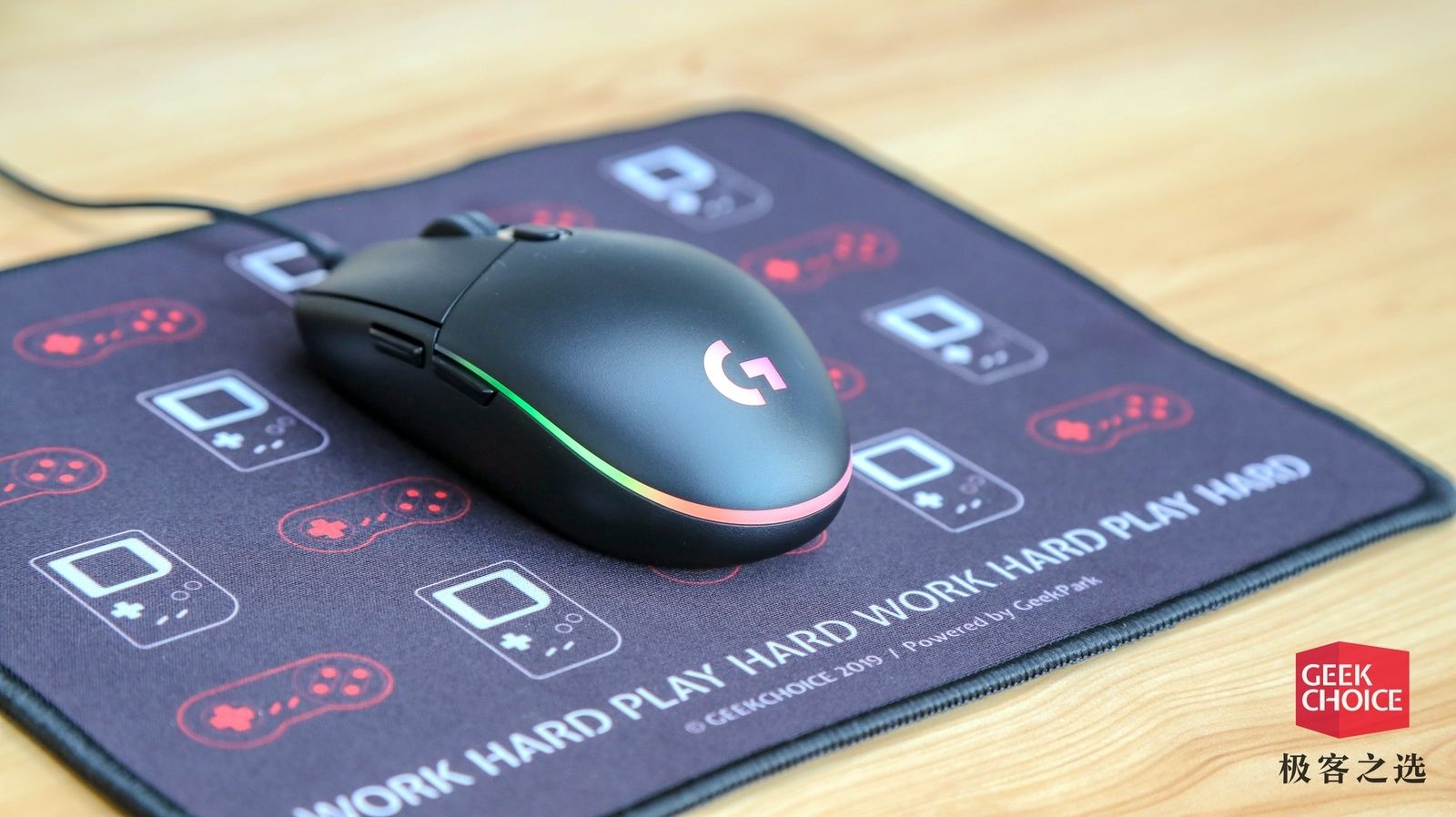 图赏罗技g102第二代游戏鼠标保留经典设计还支持变换rgb灯光