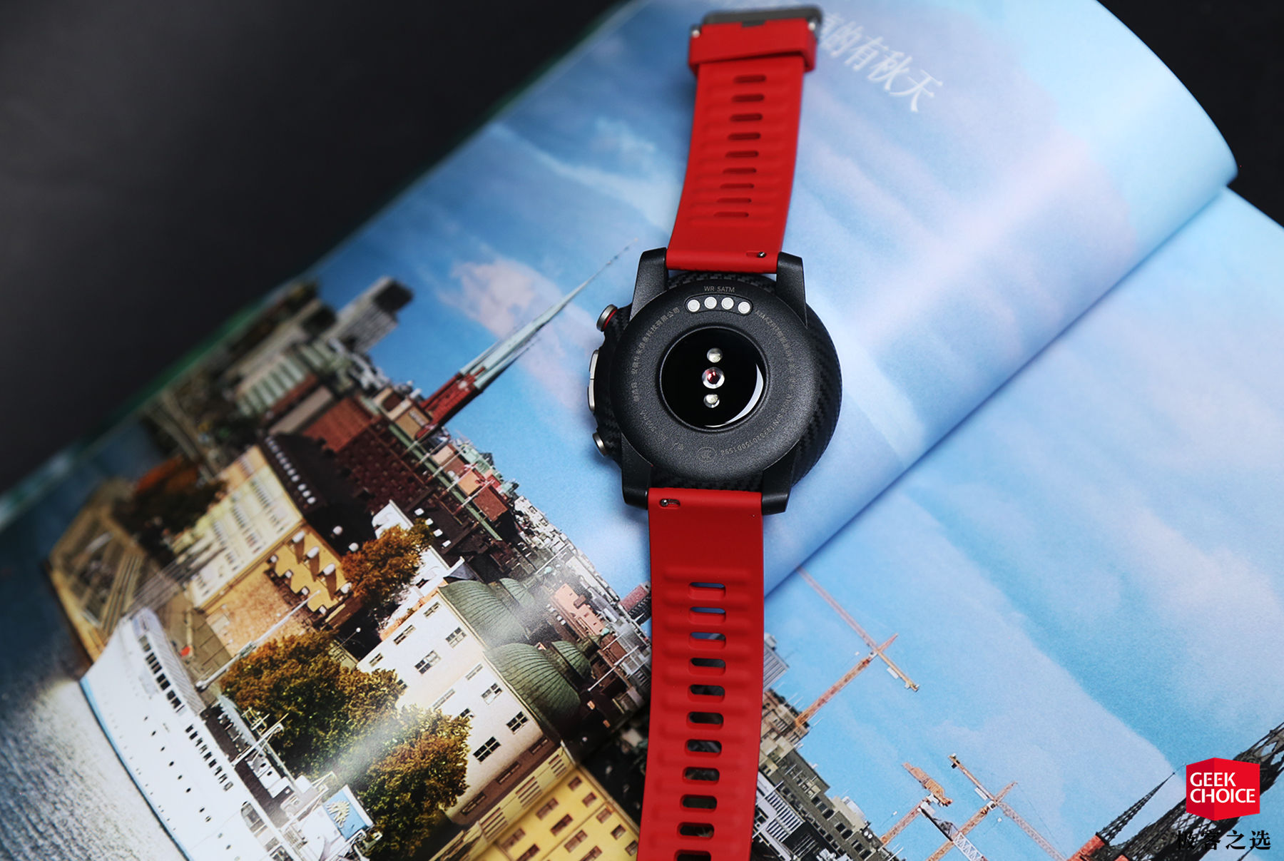 华米智能运动手表3精英版图赏引入钛合金和蓝宝石材质依旧主打专业