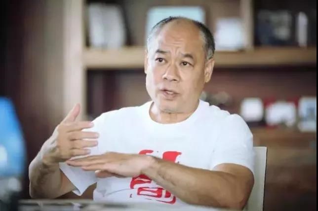 2019年9月,李宁花1000万年薪请来前优衣库高管高坂武史担任联席ceo.