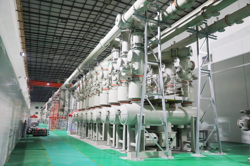 正文4月15日,乌东德左,右岸两条550kv gil(管道母线)线路和gis整体