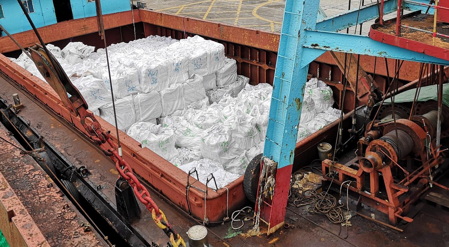 【央视】香港海关破获今年最大宗走私冻肉案件