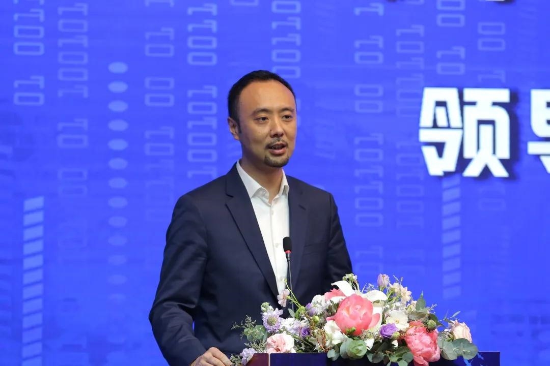 华为技术有限公司副总裁史耀宏发表讲话杭州市副市长柯吉欣表示,华为