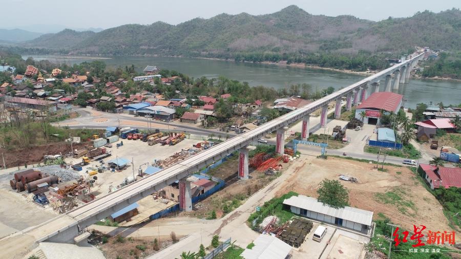 中老铁路湄公河特大桥架设完成预计明年底通车 手机新浪网 中老铁路湄公河特大桥架设完成预计明年底通车 手机新浪网