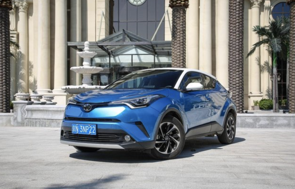 颜值控会选择谁？CX-30“硬钢”奕泽