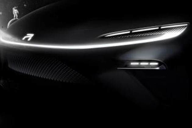 在最新的预告图中也可以看到这款车采用了上下分层式的灯组设计。