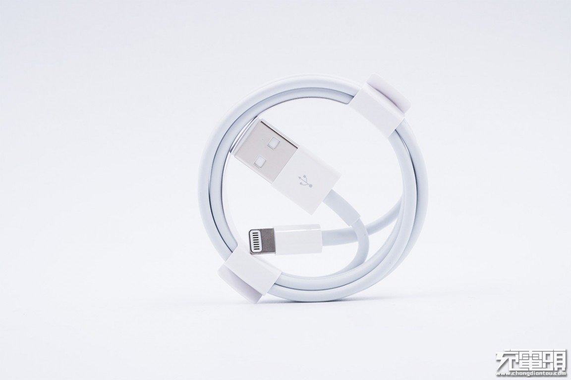 1,usb-a to lightning数据线四,数据线充电头的重量为26g.