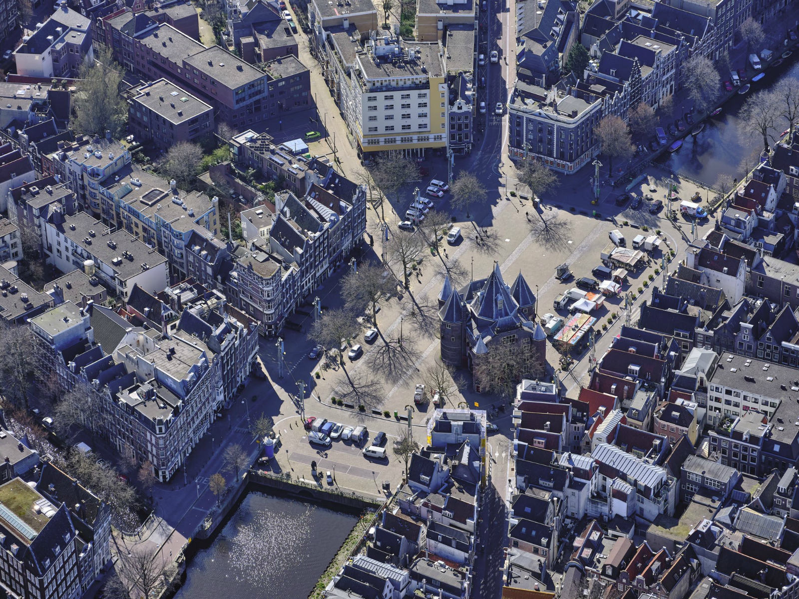 『央视』荷兰国庆日庆祝活动因新冠肺炎疫情取消