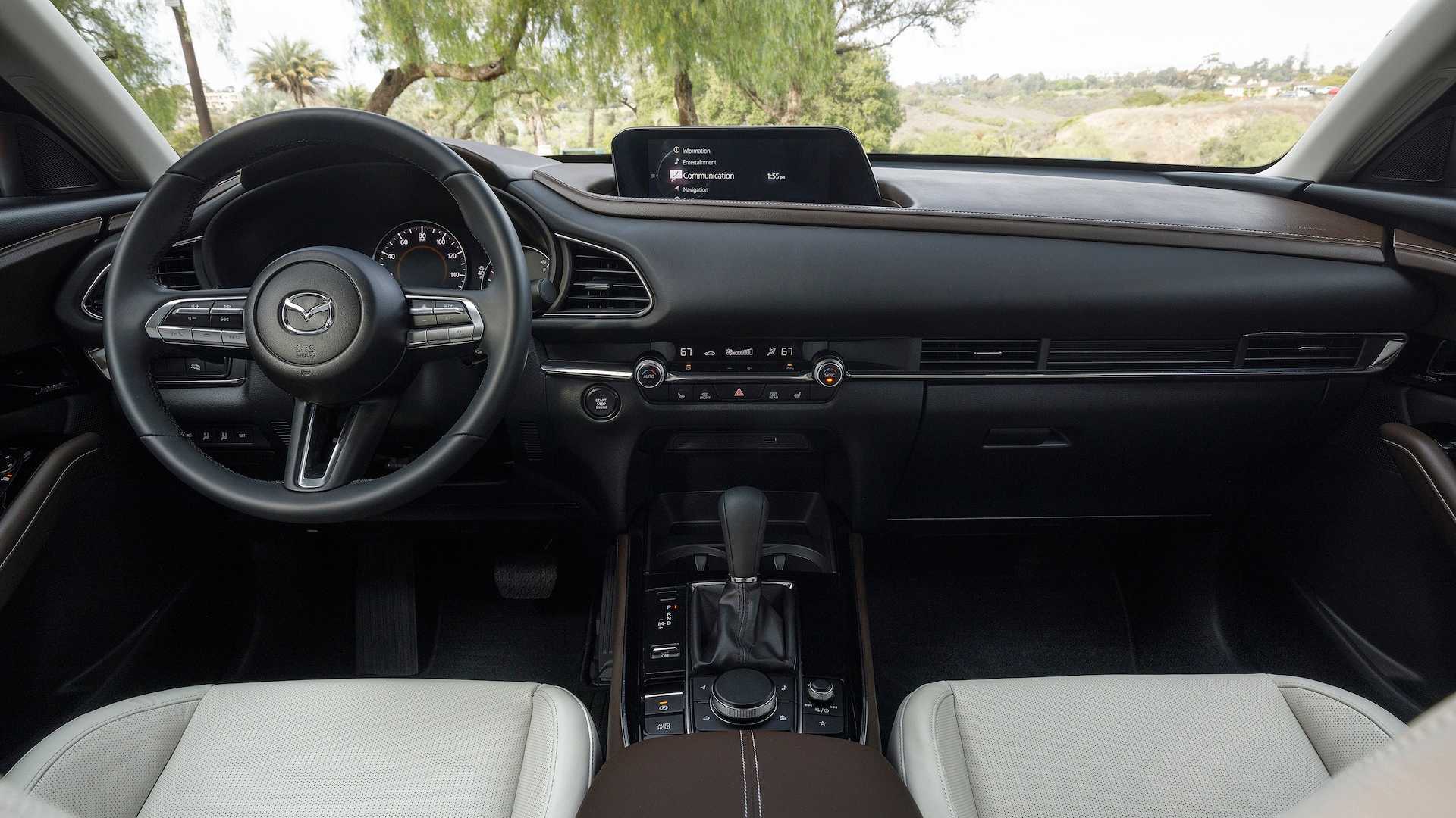 颜值控会选择谁？CX-30“硬钢”奕泽