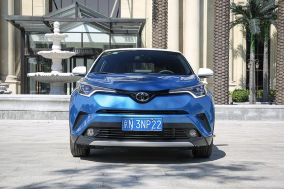 颜值控会选择谁？CX-30“硬钢”奕泽