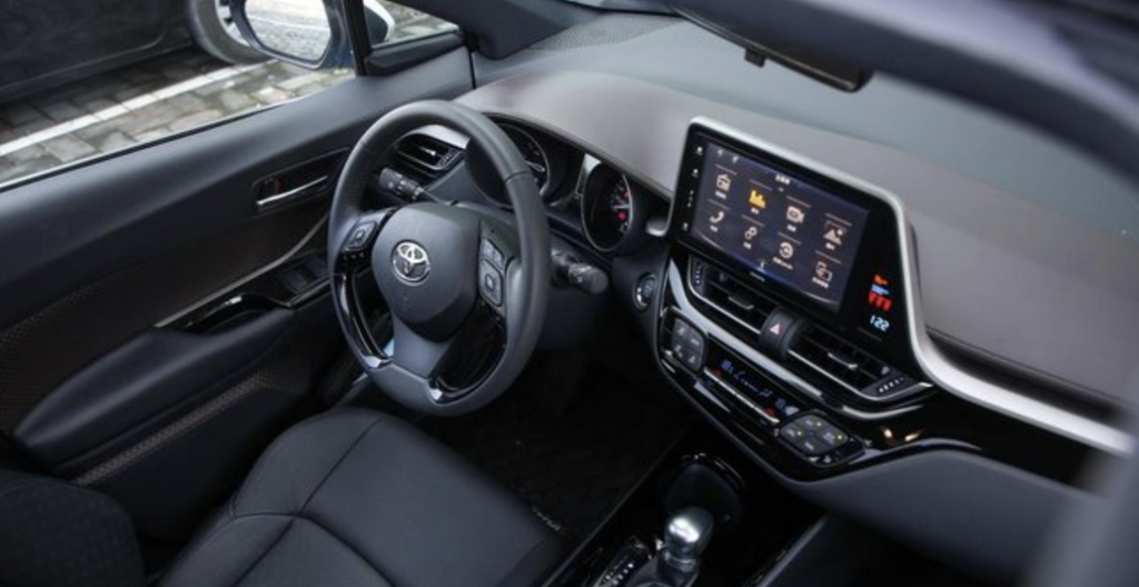 颜值控会选择谁？CX-30“硬钢”奕泽