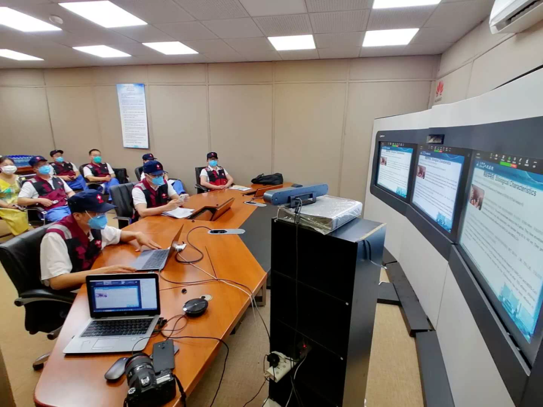  ▲继4月25日后，中国专家组27日再次为西非国家卫生防疫部门开展在线新冠疫情防控培训。几内亚、马里、几内亚比绍等国卫生专家与医护人员20余人出席。（中国驻布基纳法索大使馆供图）