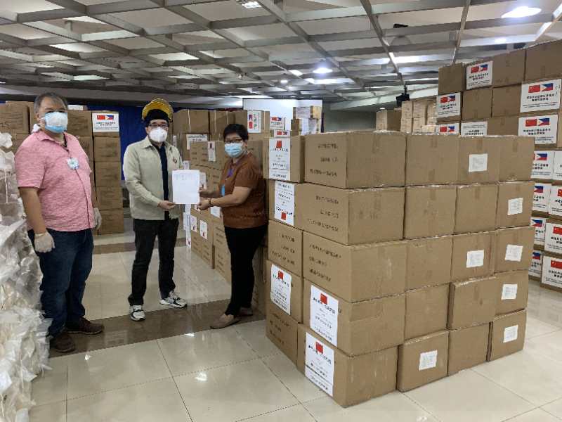 中国驻菲使馆再次向菲律宾社会捐赠防疫物资|疫情|新冠肺炎_新浪新闻
