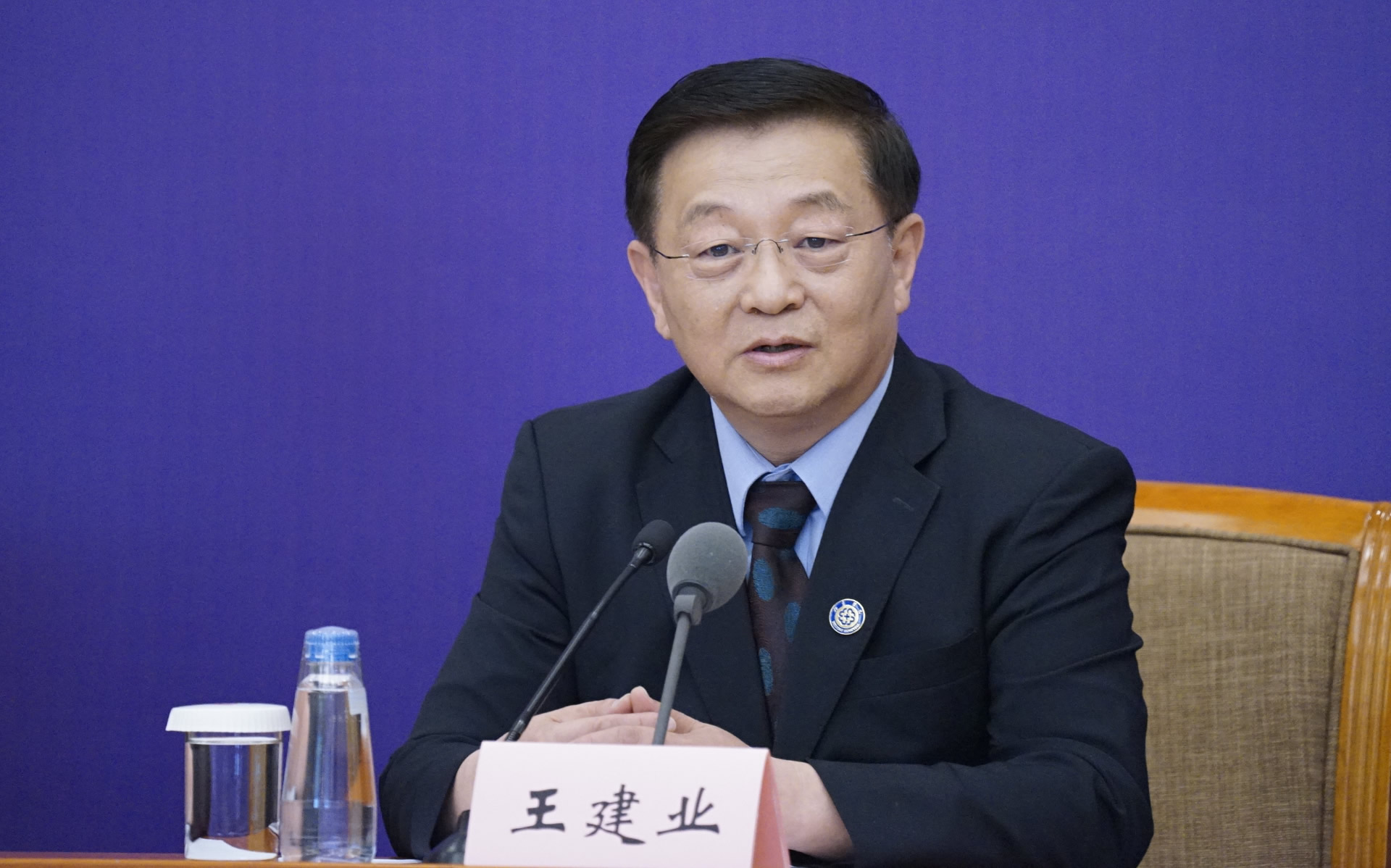 会,国家医疗队领队,北京医院院长王建业在谈及关注的全体队员心理问题