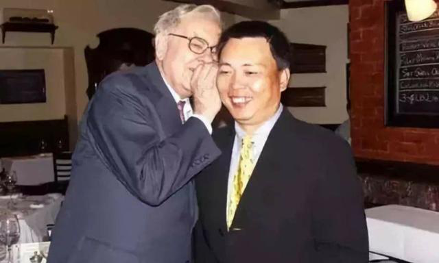 （ 巴菲特与段永平 图片来自网络）