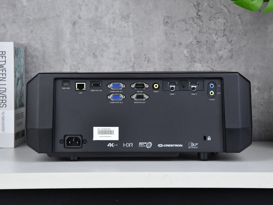 客厅里的大屏影院优派4k家用投影机图赏