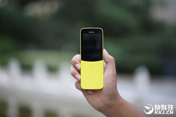 经典复刻nokia 8110 4g升级支持三大运营商4g全网通 复刻版 机身 新浪科技 新浪网