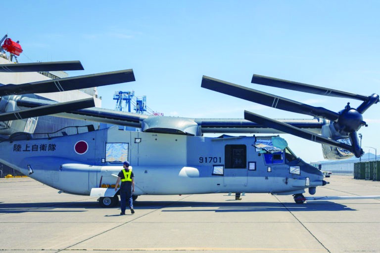 日本军用运输机图片