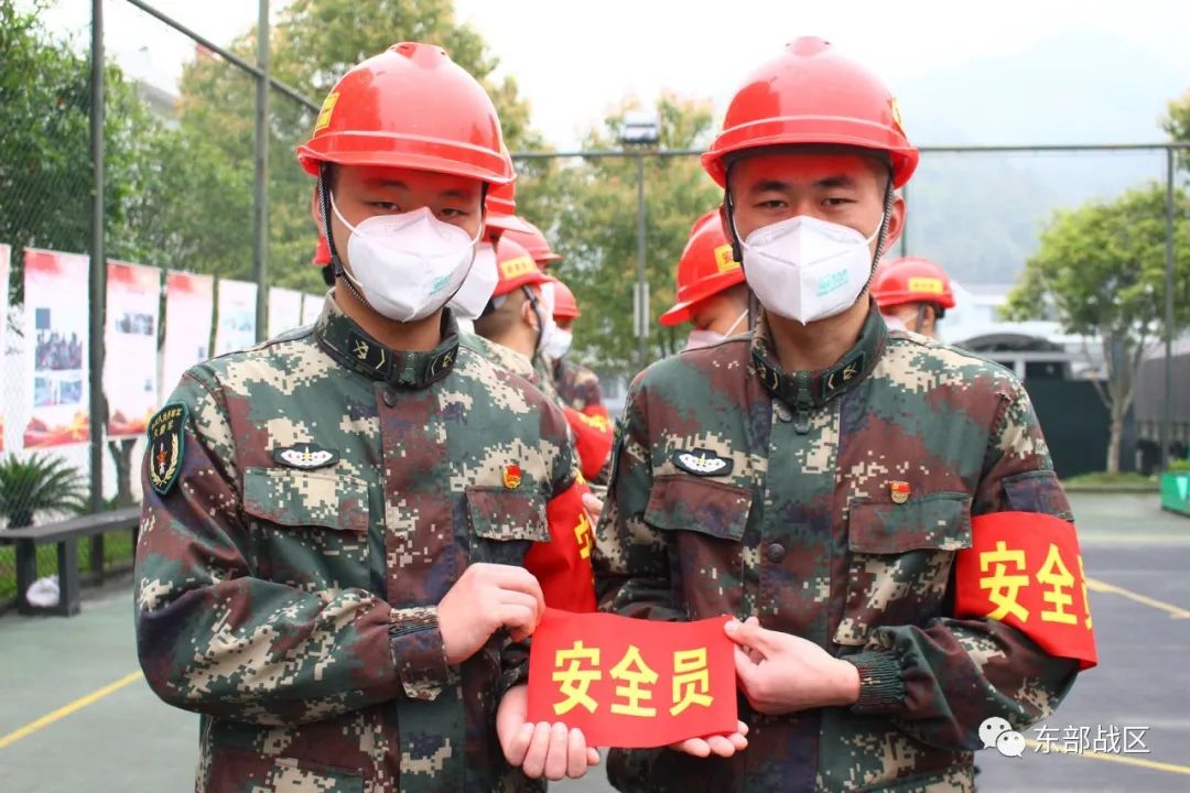 关注|快看!火箭军某部的"红袖标"很硬核