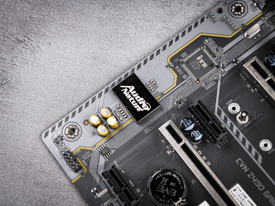 航空母舰系列新秀七彩虹cvnz490gamingpro图赏