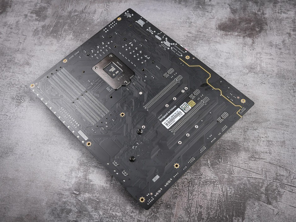 航空母舰系列新秀七彩虹cvnz490gamingpro图赏