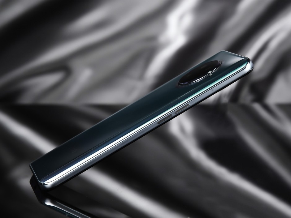 酷炫机身设计oppoace2极光银新配色上线