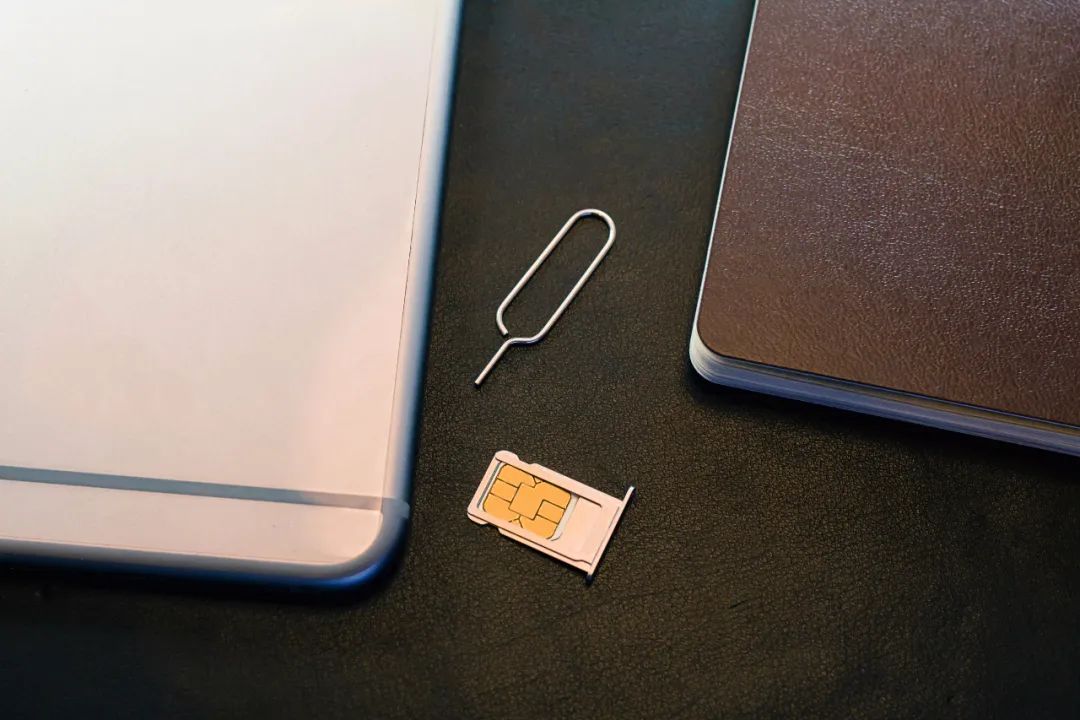 手机用5g得换卡三大运营商回应来了5g手机贵不贵