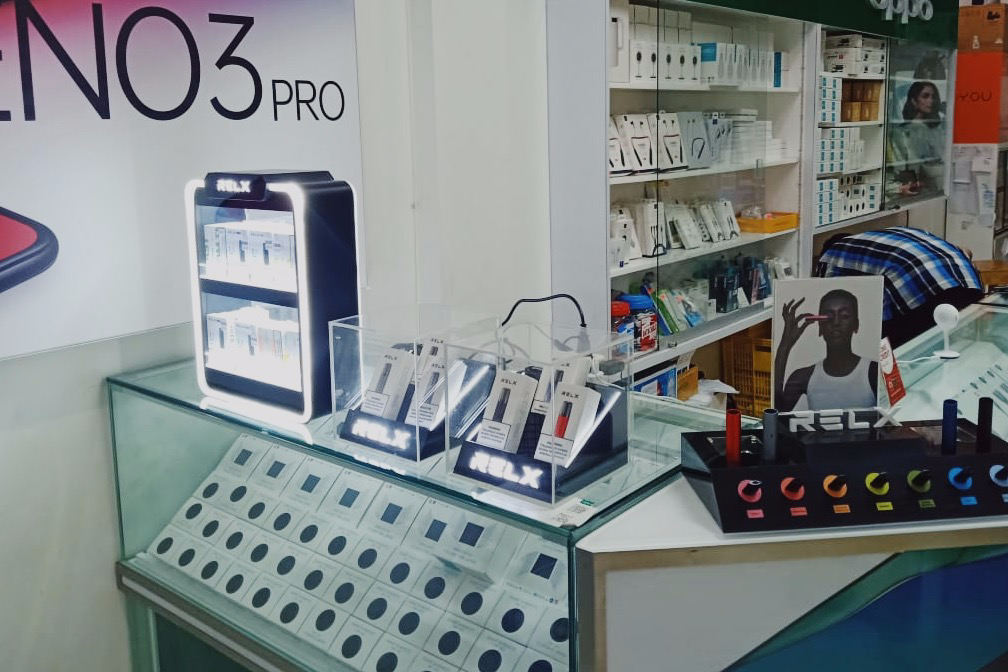 一个小柜台月销20万relx悦刻在印尼有多受欢迎