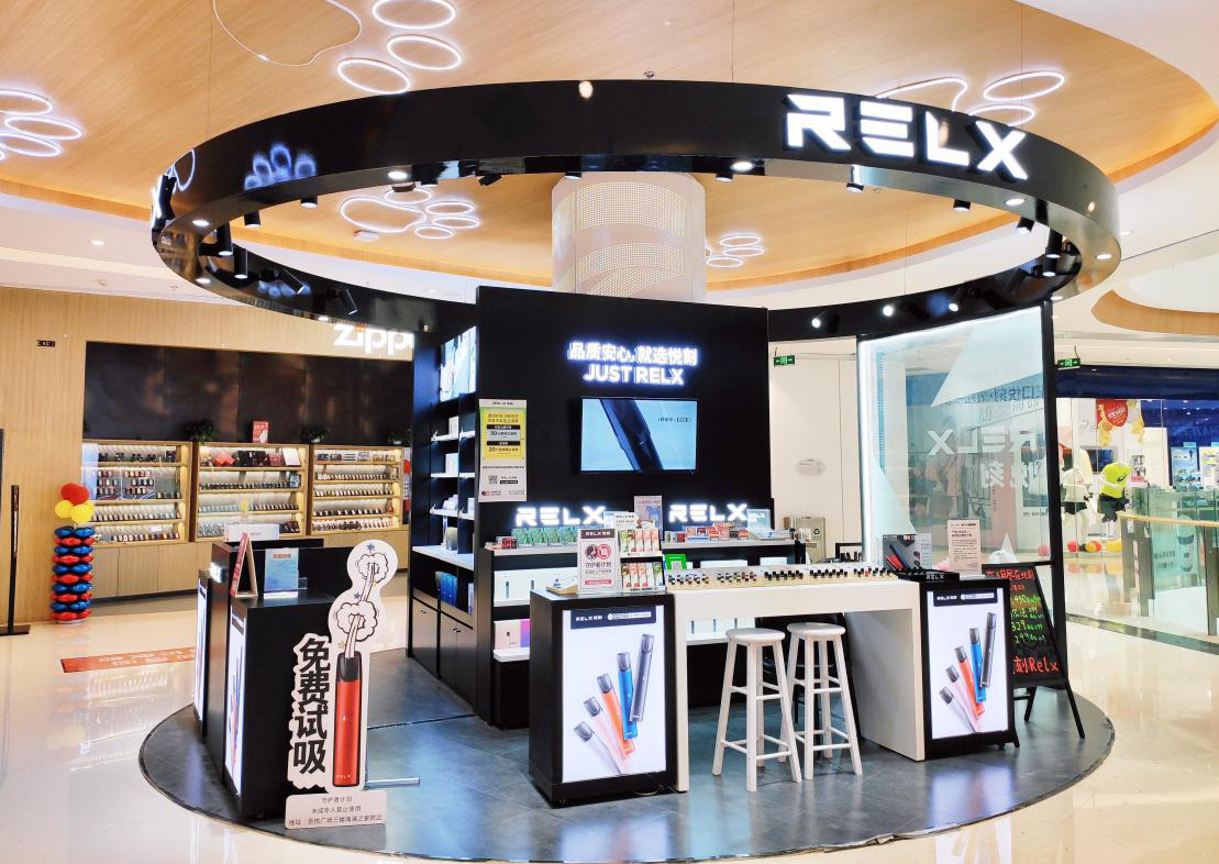 95年"后浪"开relx悦刻专卖店创业半年,月收入打败99%的同龄人