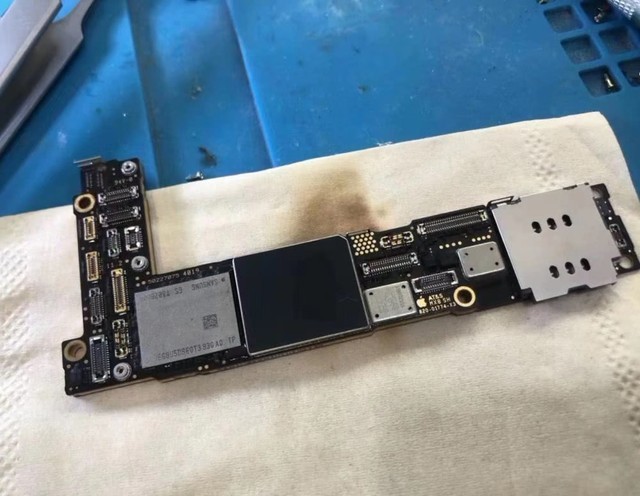 iPhone 12主板照片曝光 或采用了三层主板设计|iPhone|平板电脑_新浪科技_新浪网