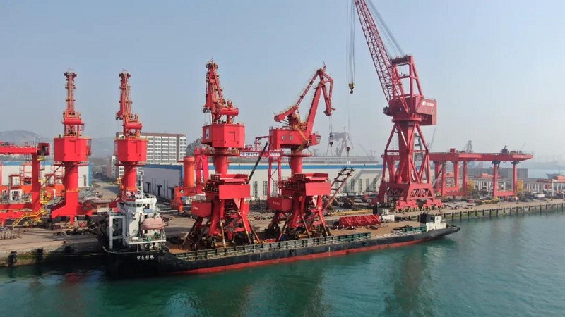 舟山港,日照港,你们的门机来了!