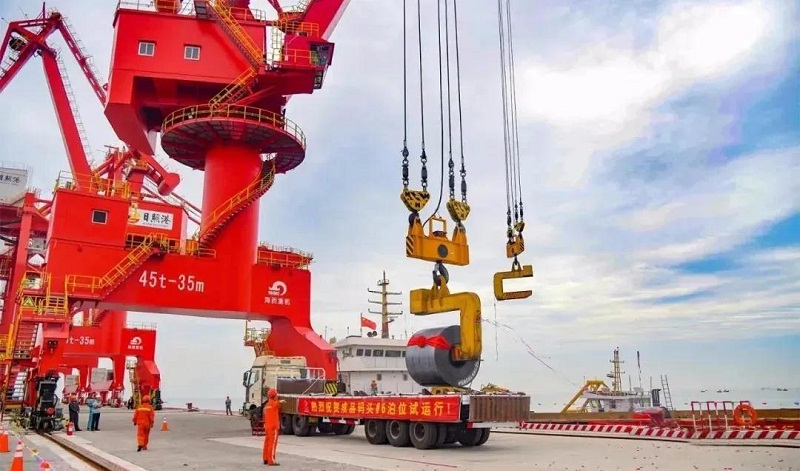 舟山港,日照港,你们的门机来了!