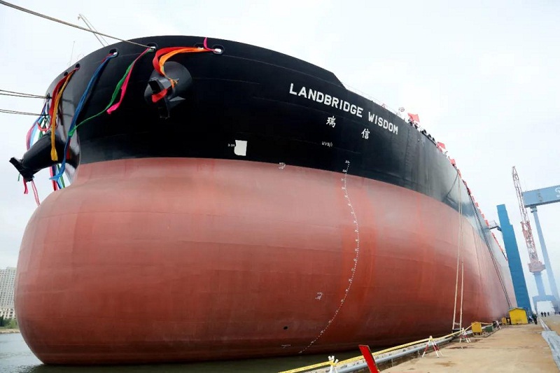 大船集团建造的308万吨超大型油船瑞信号正式交付