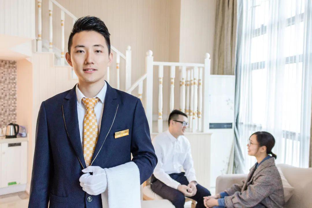 奥园物业作为悦生活的创领者,在房地产持续开发,存量交易与运营结合的