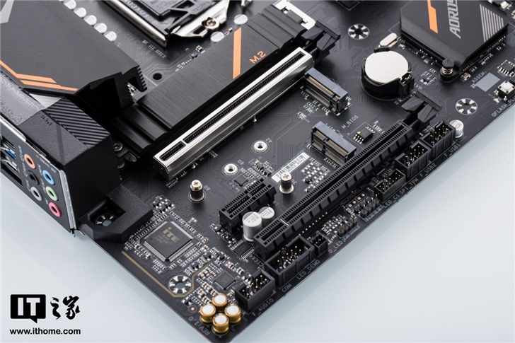 pcie接口方面,在22110和2280规格m.