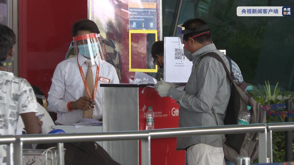 央视印度民航复航后 两趟航班中出现新冠肺炎患者