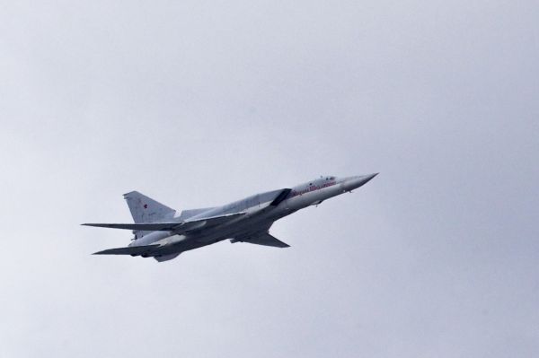 资料图：在俄罗斯莫斯科拍摄的一架图-22轰炸机。新华社/美联