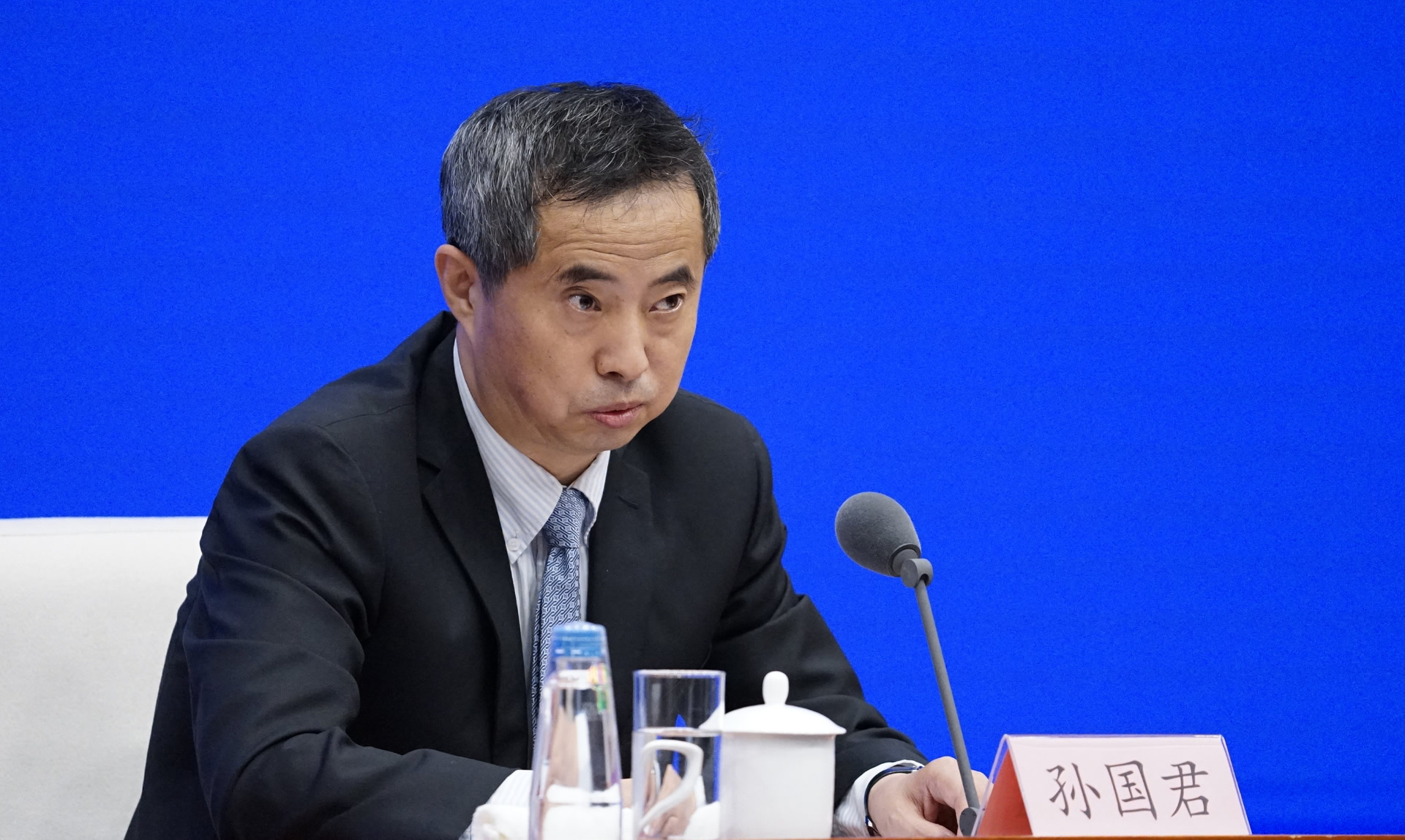 政府工作报告共补充修改89处内容涵盖70以上意见