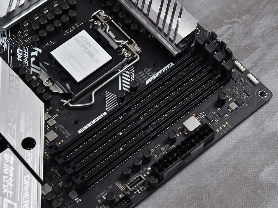 二次元吹雪华硕rogstrixz490agaming图赏