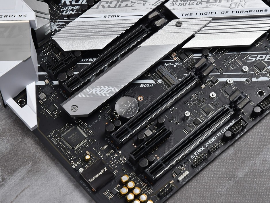 二次元吹雪华硕rogstrixz490agaming图赏