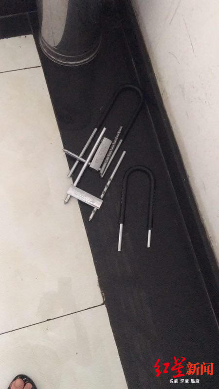 [成都商报]成都一老凤祥银楼黄金钻石被盗 预计损失上百万