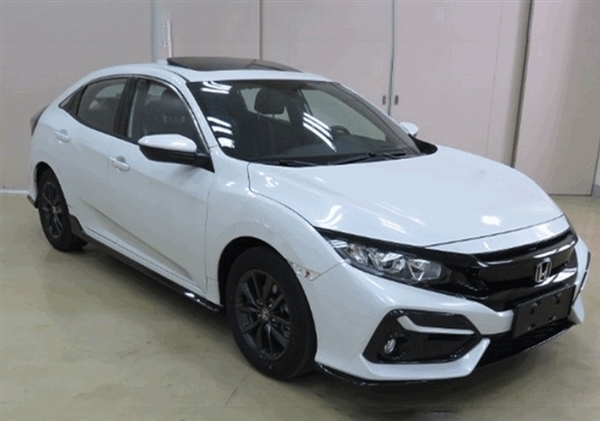 大包围+中置双排气！国产两厢思域高清实车谍照曝光