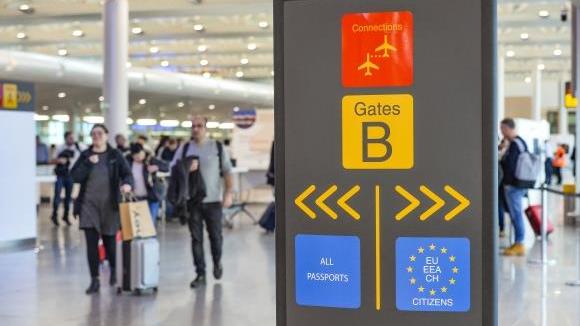 央视法国将逐步解除欧盟内部、外部边境限制