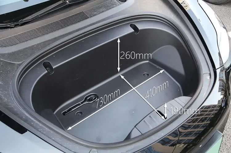 3行李厢行李厢空间方面,小鹏p7的容积为440升,model 3的容积为425升