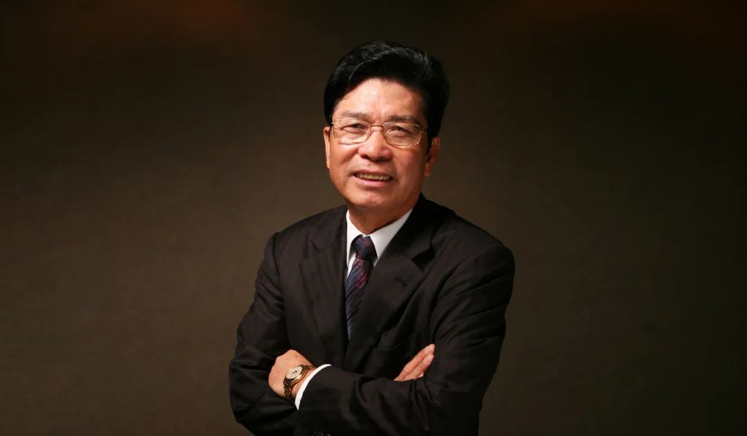 美的创始人何享健昨夜虎口脱险78岁的他身家1800亿还不止这些