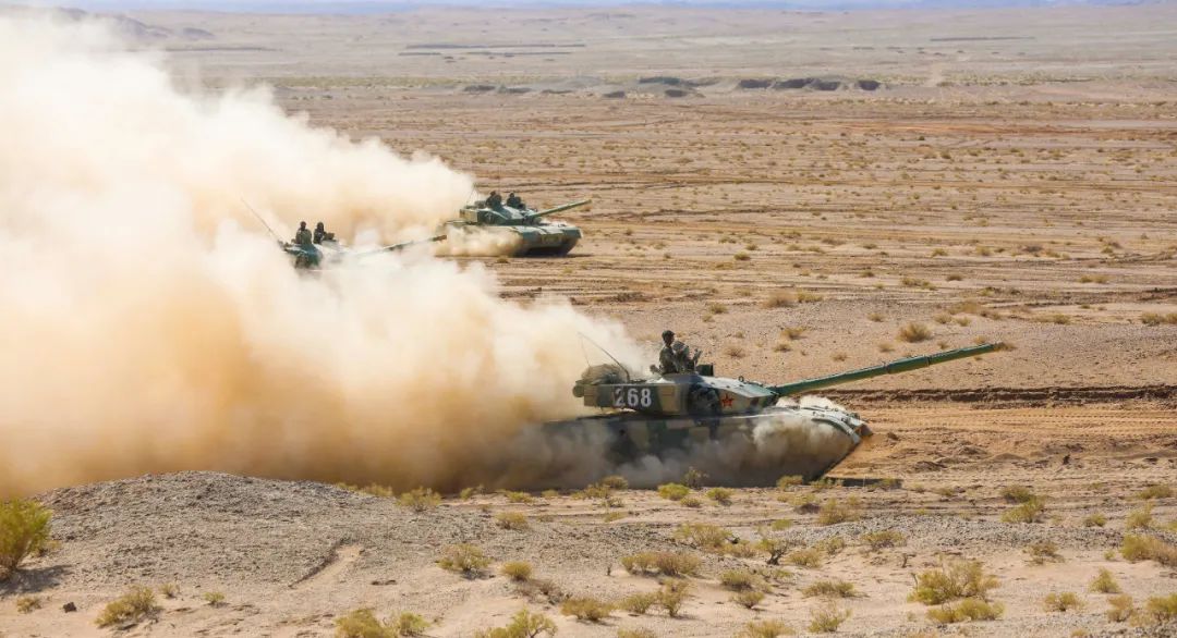 张张是大片带你领略重型合成旅的战斗风格