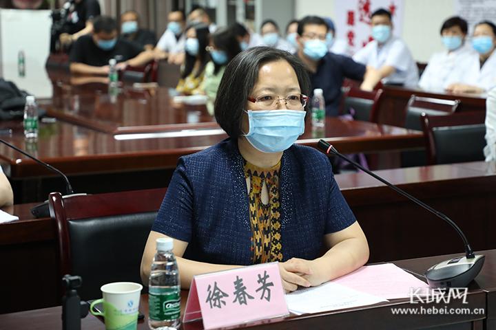 "三头四臂"达芬奇机器人在河北省胸科医院"上岗"