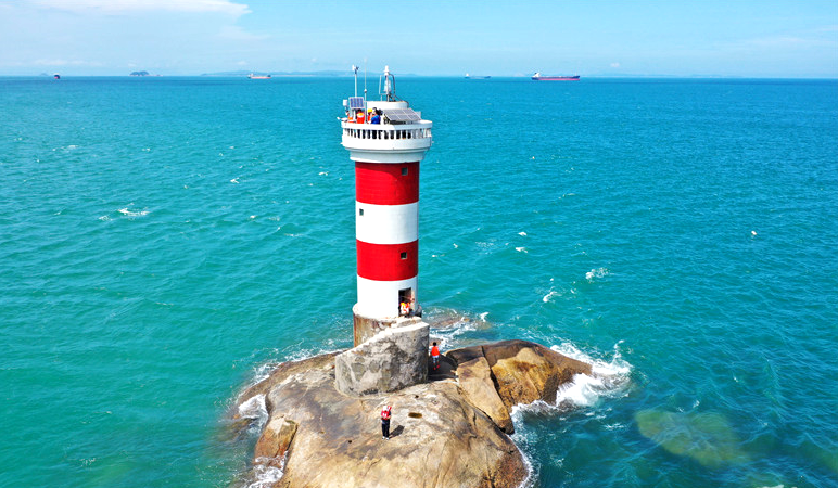 福建安全升级厦门港主航道九节礁灯塔新增气象观测功能图