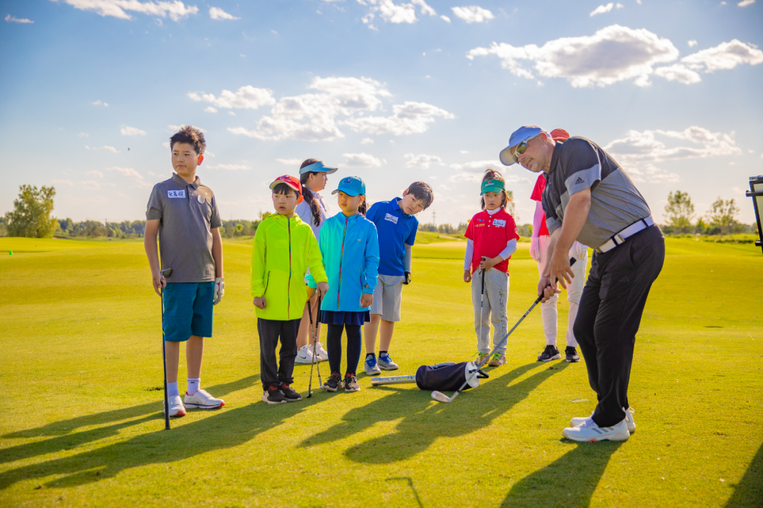 一夏让你爱上高尔夫!美国pga高尔夫学院夏令营荣耀开启